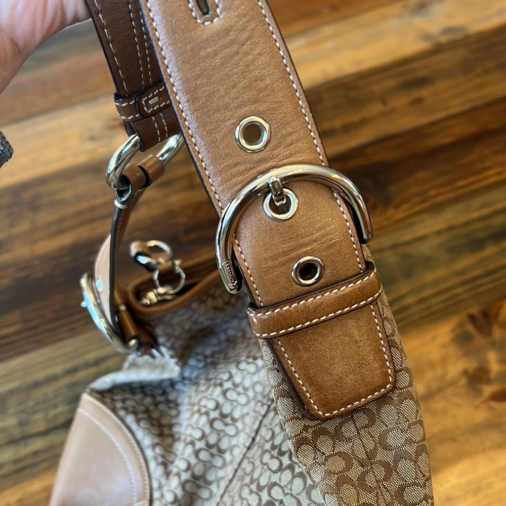 Vintage Coach Large Signature Tan Hobo Shoulder Bag - Picture 6 of 9